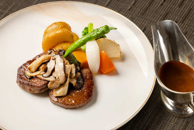 【オークラ東京 オーキッド】牛フィレ肉のステーキ