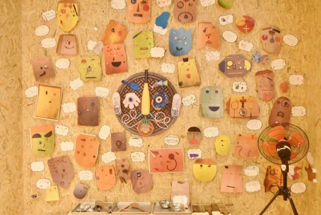 作った作品を展示してもらおう