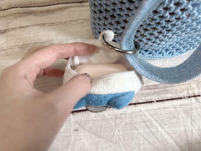 ポーチはイヤホンを入れるのにぴったりなサイズ