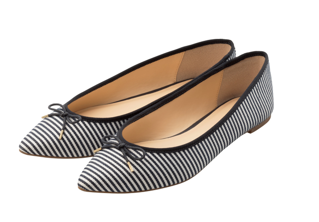 GU（ジーユー）『ポインテッドバレエシューズ』