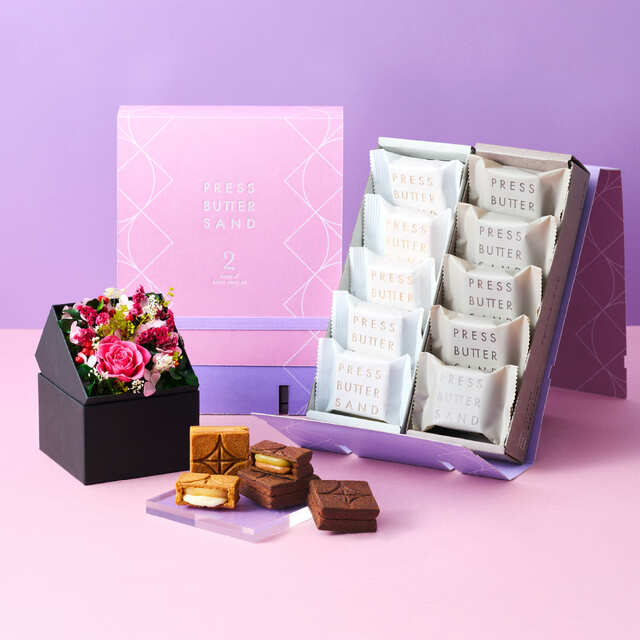【母の日スイーツ2025／BAKE】「バターサンド2種セット贈り物〈チョコレート〉10個入＆フラワーボックス」￥6,495