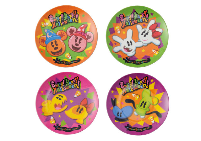 食卓を彩るプレートが4枚も! ミニプレートセット 1800円 /9月1日(火)より発売。東京ディズニーランド「ディズニー&カンパニー」、東京ディズニーシー「エンポーリオ」
