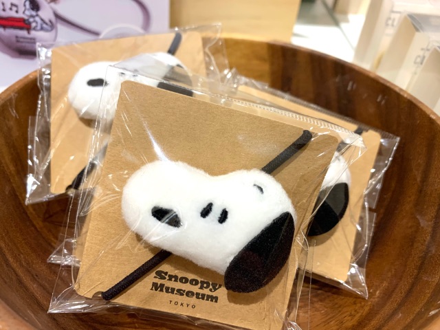 ヘアゴム 748 円