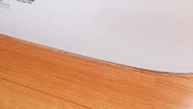 【シャープ化学 トイレのスキマフィル】透明で目立たないのがうれしい