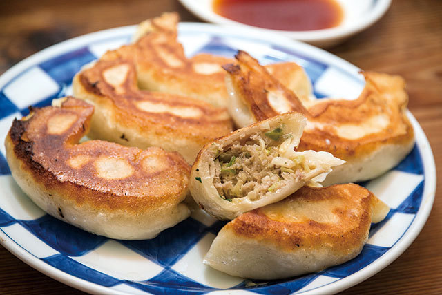 「ジャンボ餃子」の名店／一圓 本店（吉祥寺） 　焼餃子（5個）　500円