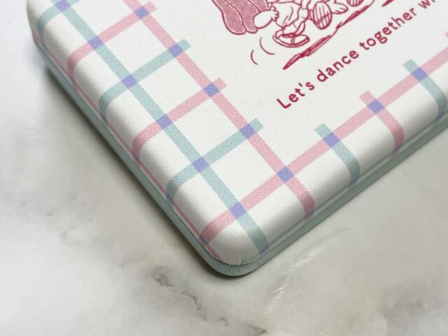 ホワイトにピンク、ミントグリーン、パープルの色合わせがかわいい…！