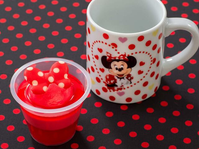 ラズベリームース＆ストロベリーゼリー、スーベニアカップ付き｜スウィートハート・カフェ、ザンビーニ・ブラザーズ・リストランテ｜850円