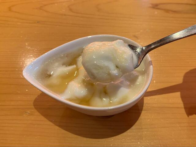 【珈琲所 コメダ珈琲店　北海道生乳100％ヨーグルト（はちみつ添え）】甘いはちみつのかかった満足感あるヨーグルト