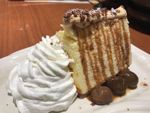 ケーキもクリームも高くそびえ立ちます【びっくりドンキー】『シルキーソフトケーキ（マロン）』