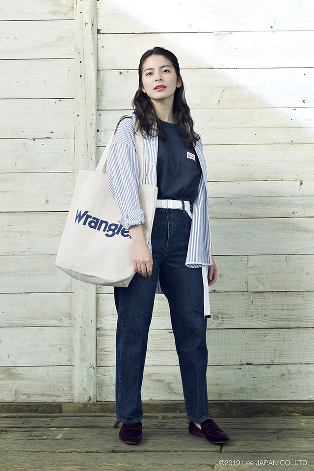 ​ラングラー　ポケ付きTシャツ＆ストレートジーンズ
