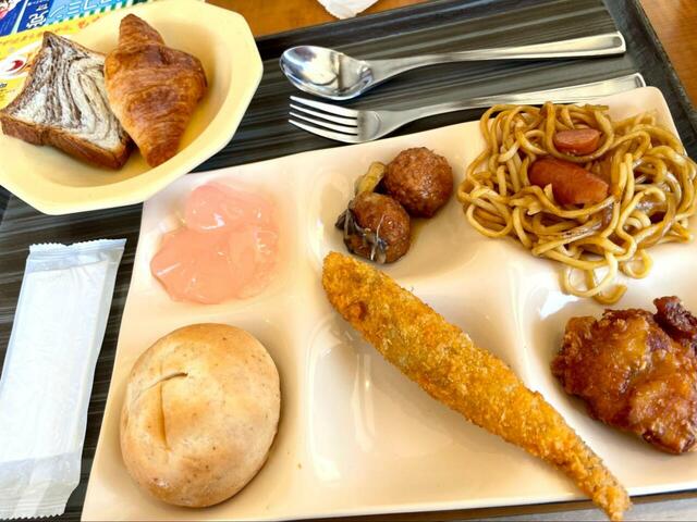 【ココス 朝食バイキング】筆者2巡目。最初とは違うメニューをピックアップ