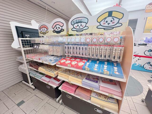 実用性抜群の文房具も展開されています!