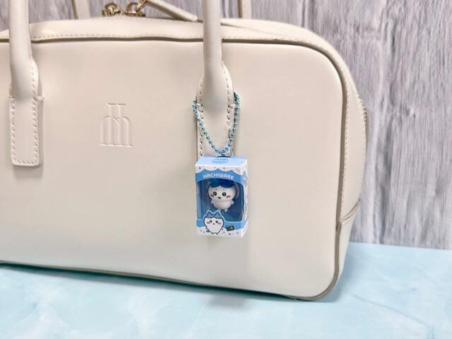 バッグにつけてみました。かわいすぎる〜!シリコンリングに変えて目印アクセサリーにしてもかわいいかも♪