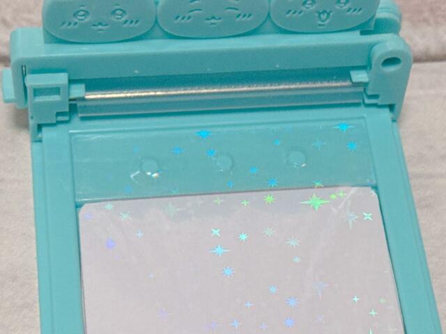 【ちいかわ キラだッッ ホログラムカードメーカー】丸にぴったり合わせて貼るのがポイント！