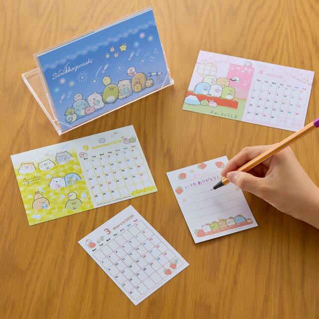「卓上カレンダー」＜価格：23,900円（税込）＞【2026年のお正月は「すみっコぐらし」の“可愛いが詰まったおせち”で♪ベルメゾンネットにて8/25より予約受付スタート！】