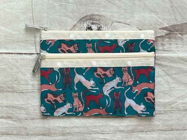 シックなグリーン×愛らしい猫柄のポーチ♪
