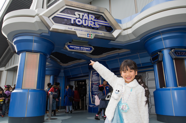 東京ディズニーランド 「スター・ツアーズ：ザ・アドベンチャーズ・コンティニュー」 撮影:YOSHI