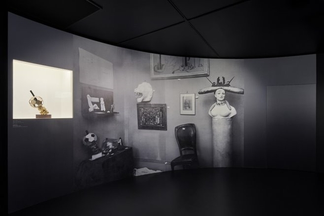 「クリスチャン・ディオール、夢のクチュリエ」展　会場風景