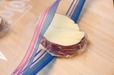 【さつまいもの冷凍保存方法】カットした焼きいもは、少量ずつラップで包み、冷凍用保存保存袋に入れて保存します