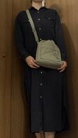 【UNIQLO：C　ミニショルダーバッグ】ショルダーストラップは最長127cm。斜めがけも余裕でできます♪