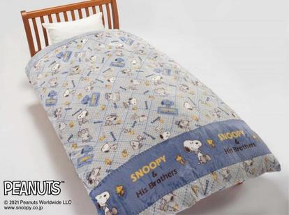 Peanuts スヌーピーの最新あったかグッズが可愛すぎ ブランケットにクッションも 寝具の西川 2 2 ハピママ
