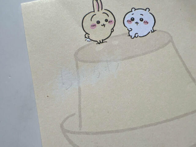 メモ用紙の色も摩擦で薄くなってしまったため、色付きの用紙に使うときは注意しましょう