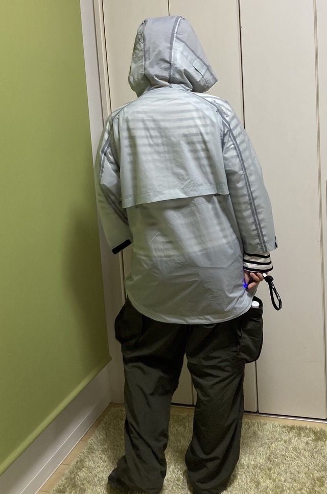 【ワークマン 透湿レインパーカーポンチョ】「発色がすばらしい！」「雨水が入りにくい！」との反響