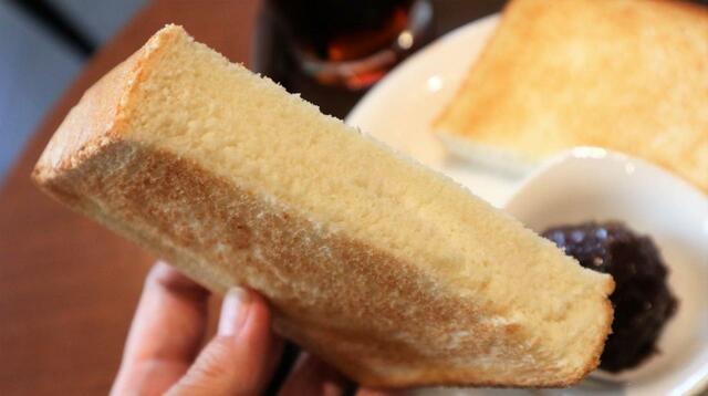 【カフェ・ド・クリエ モーニング 小倉バタートースト】厚めの角切り食パンです