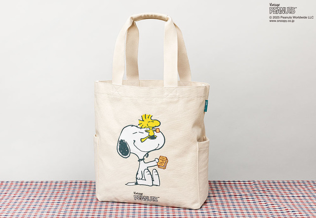 「スヌーピー シュガーバターの木 トートバッグ」＜価格：2,420円（税込）＞【「スヌーピーのシュガーバターの木」が大阪初登場！7日間限定でポップアップストアOPEN！】