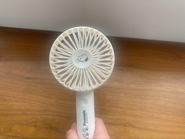 【cookpad plus(クックパッド プラス)2023年夏号増刊 スヌーピーハンディ扇風機】羽部分の大きく風力に問題なし