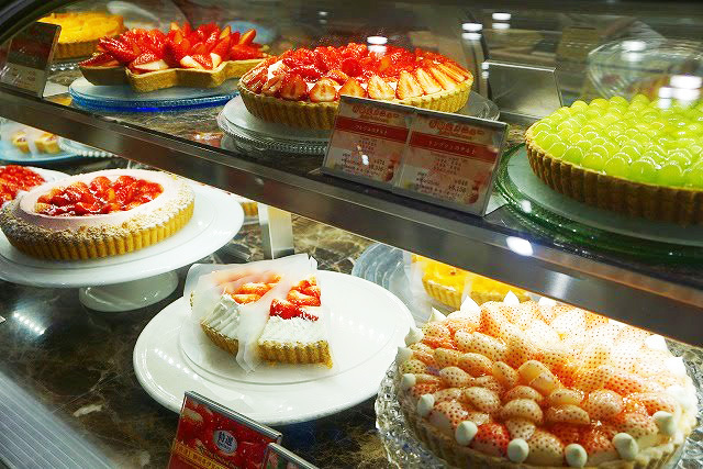 キルフェボン グランメゾン銀座店　「白いいちご～初恋の香り～のタルト」 ホールでの購入は12,312円！