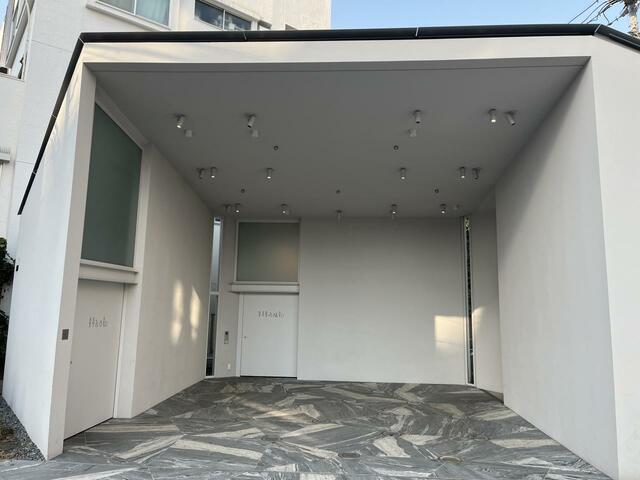 トイレにしては高すぎる天井