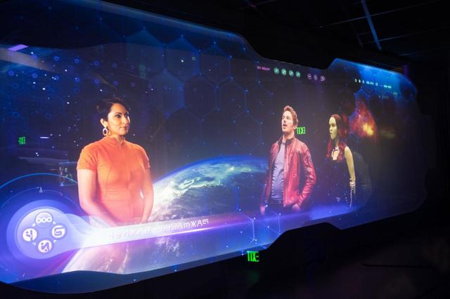 ガモーラとクイルがインタビューに答えている映像