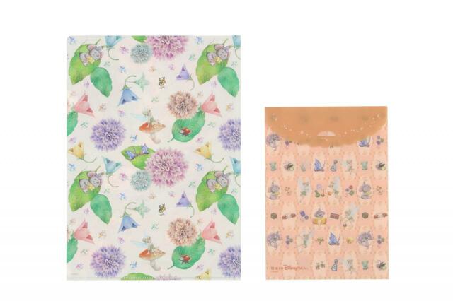 クリアホルダー&ステッカー 1,200円|「フェアリー・ティンカーベルのビジーバギー」をテーマにしたグッズ|東京ディズニーシー新テーマポート「ファンタジースプリングス」販売店舗:東京ディズニーシー「エンポーリオ」|発売日:2024年5月28日(火)