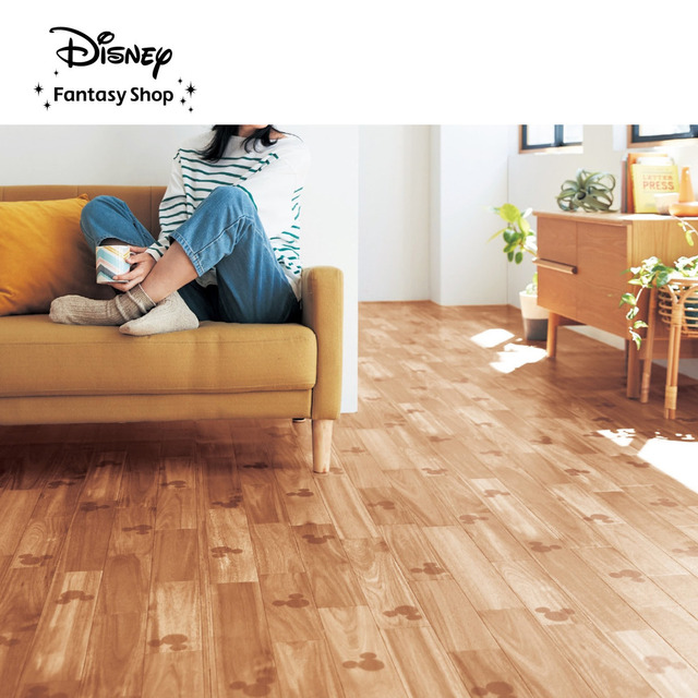 拭けるクッションフロアシート「ミッキーモチーフ」 ｜ ￥ 14,900～24,900 （税込）