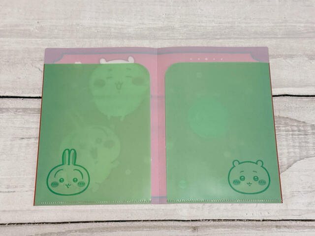『ちいかわ』×100円ショップ新作グッズ第8弾「ちいかわ A5見開きファイル 6」見開いた内側にもかわいいキャラクター入りなのがうれしいポイント！