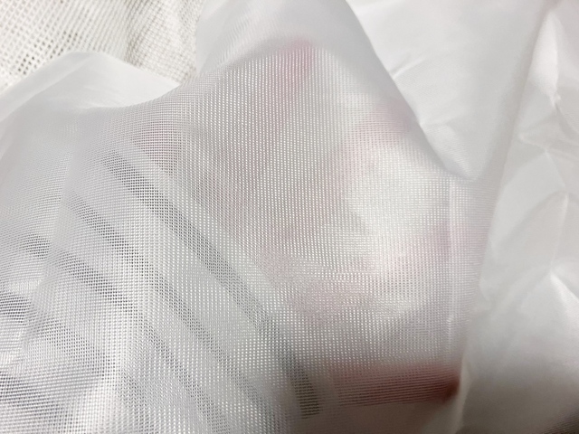 【洗濯ネットの種類・使い方】細目はデリケート素材向けで摩擦や毛羽立ちを防ぎやすい