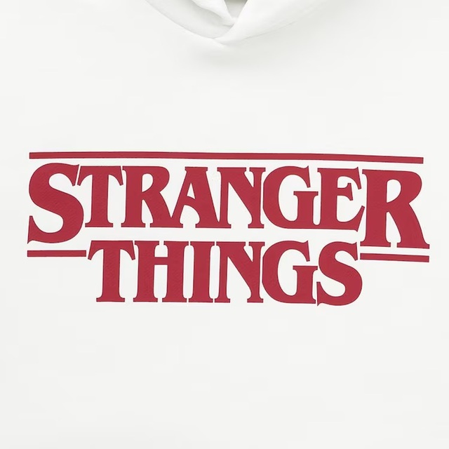 ヘビーウェイトスウェットパーカ(長袖) 2,990円｜GU×Netflix「ストレンジャー・シングス 未知の世界」