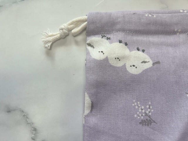 カラーはパープル、グリーン、グレーの3色展開です