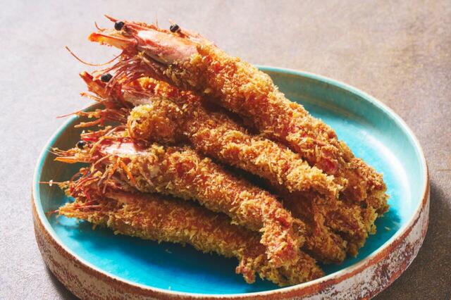 「海老の黄金衣揚げ」＜期間：2026年3月10日〜7月6日＞【【沖縄】進化した“至福の海老づくしビュッフェ”！「ヒルトン沖縄北谷リゾート」の大人気ビュッフェが3年連続で開催されます！】