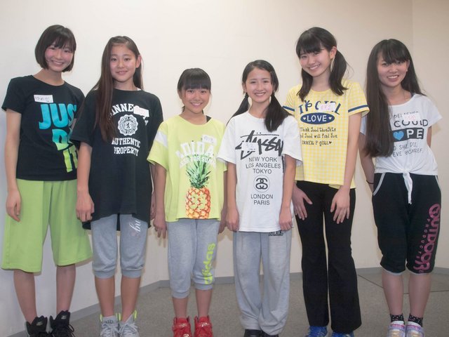 左から　ゆめか　はるか　ゆりあ　もえ　すずか　ともか（アイドルネッサンス候補生）　中1メンバー