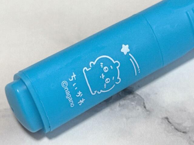 珍しい三角柱のミニマーカー。ちいかわのイラストプリント入りデザインがキュート！