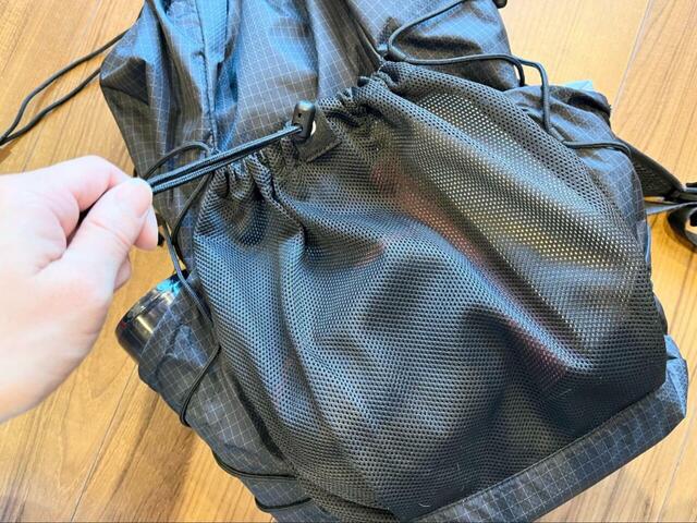 【無印良品 撥水リップストップリュックサック】サイズは約縦48×横27×マチ18cm。重さはわずか270gです!