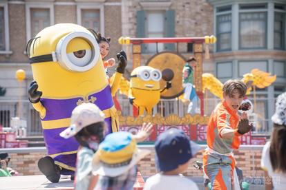 Usj 22年夏はミニオンが大暴れ カンフーダンス道場 グッズ 現地レポ 写真満載 1 2 Medery Character S