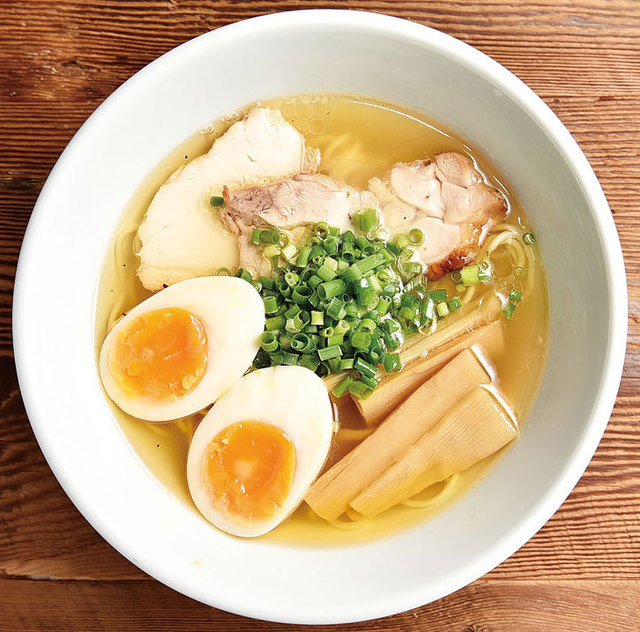 ジョニーとリー　鶏ソバ 800円