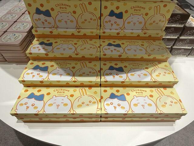 お土産にぴったりなかわいい箱入りのお菓子も♪