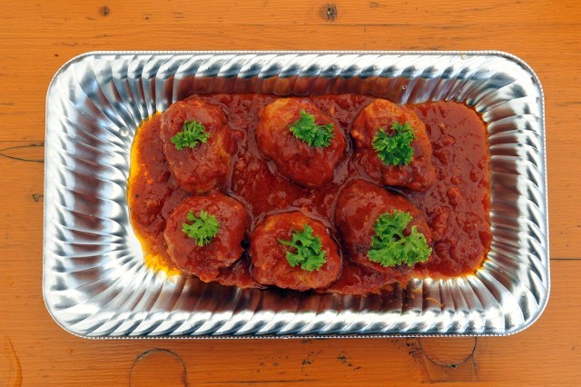 激辛グルメ祭り／赤い壺の「一口ハンバーグのロシアンルーレット（6個入り）」（1000円）