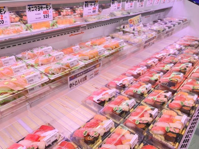 【角上魚類】新鮮なネタを使ったお寿司も常時充実！何を買おうか迷っちゃいそう
