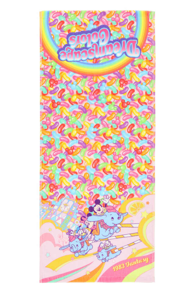 フェイスタオル 1,800円｜ディズニーキャラクターがいっぱいのグロサリーストアをモチーフにしたグッズ｜販売店舗：東京ディズニーランド「ホームストア」、東京ディズニーシー「ヴィラ・ドナルド・ホームショップ」｜発売日：2024年10月10日（木）