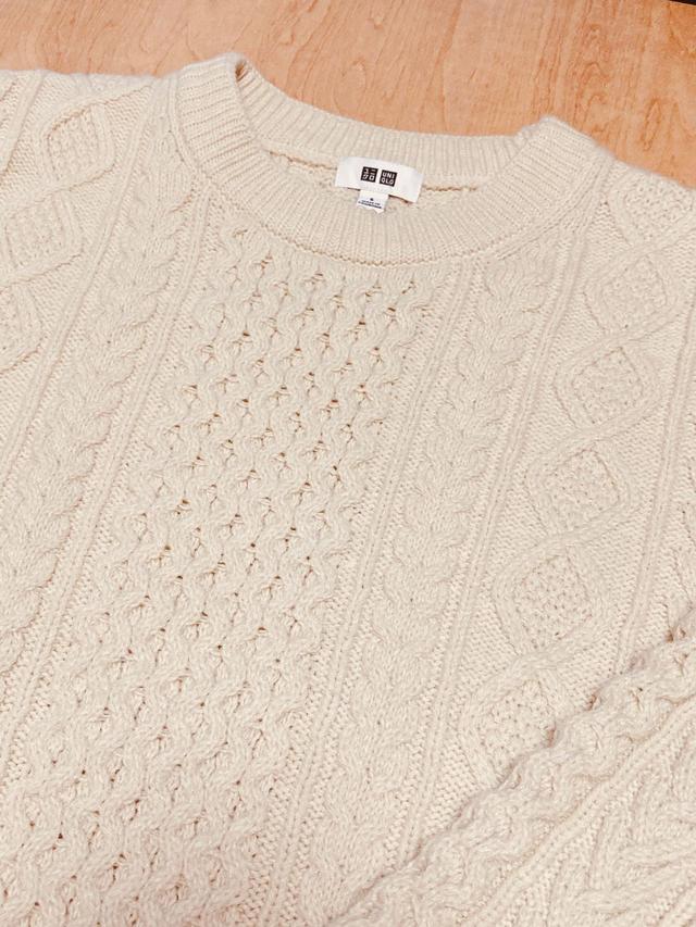 【UNIQLO（ユニクロ）】ライトウェイトローゲージアランクルーセーター／税込3,990円